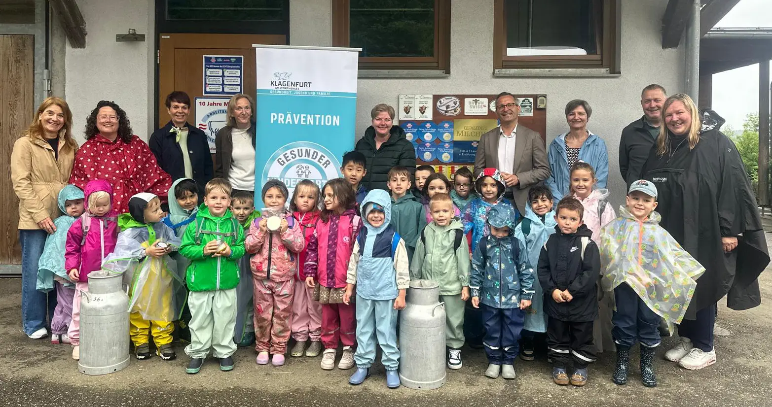 Das Bild auf 5min.at zeigt eine Kindergartengruppe beim Projekt „den Lebensmitteln auf der Spur“
