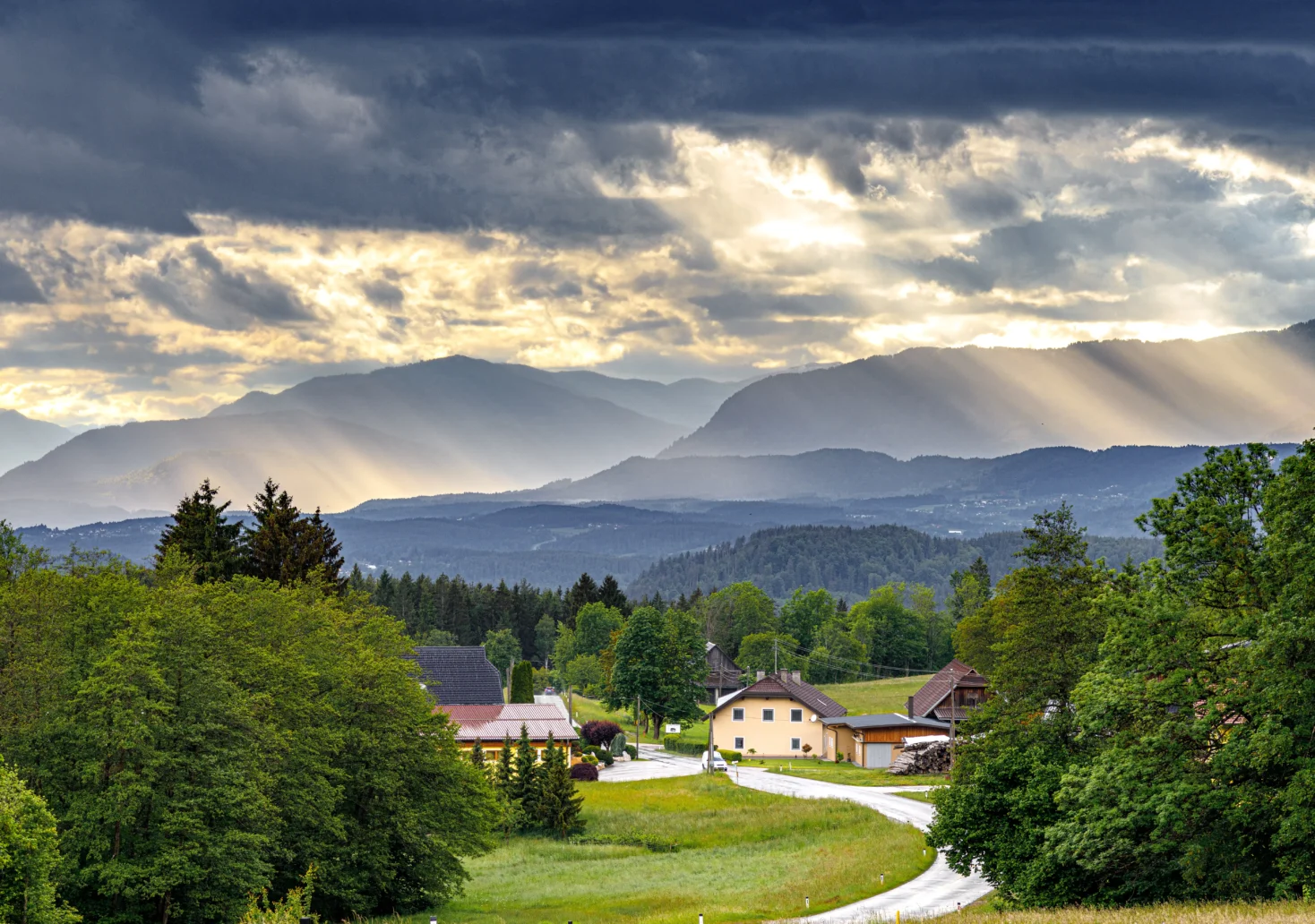Das Bild auf 5min.at zeigt die Ossiacher tauern.